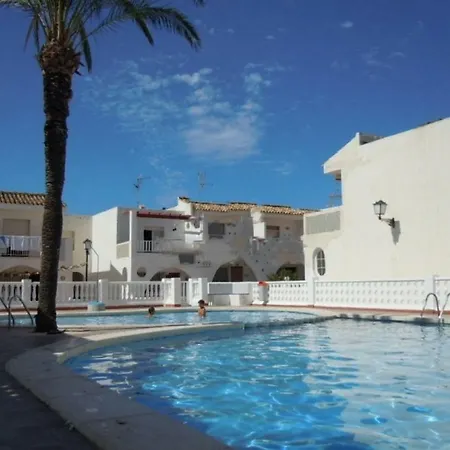 Сasa de vacaciones Pueblo Calido Three Bedroom Townhouse *